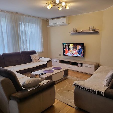 Apartman Centar Bulevar Ex Sa Garazom Banja Luka Eksteriør bilde