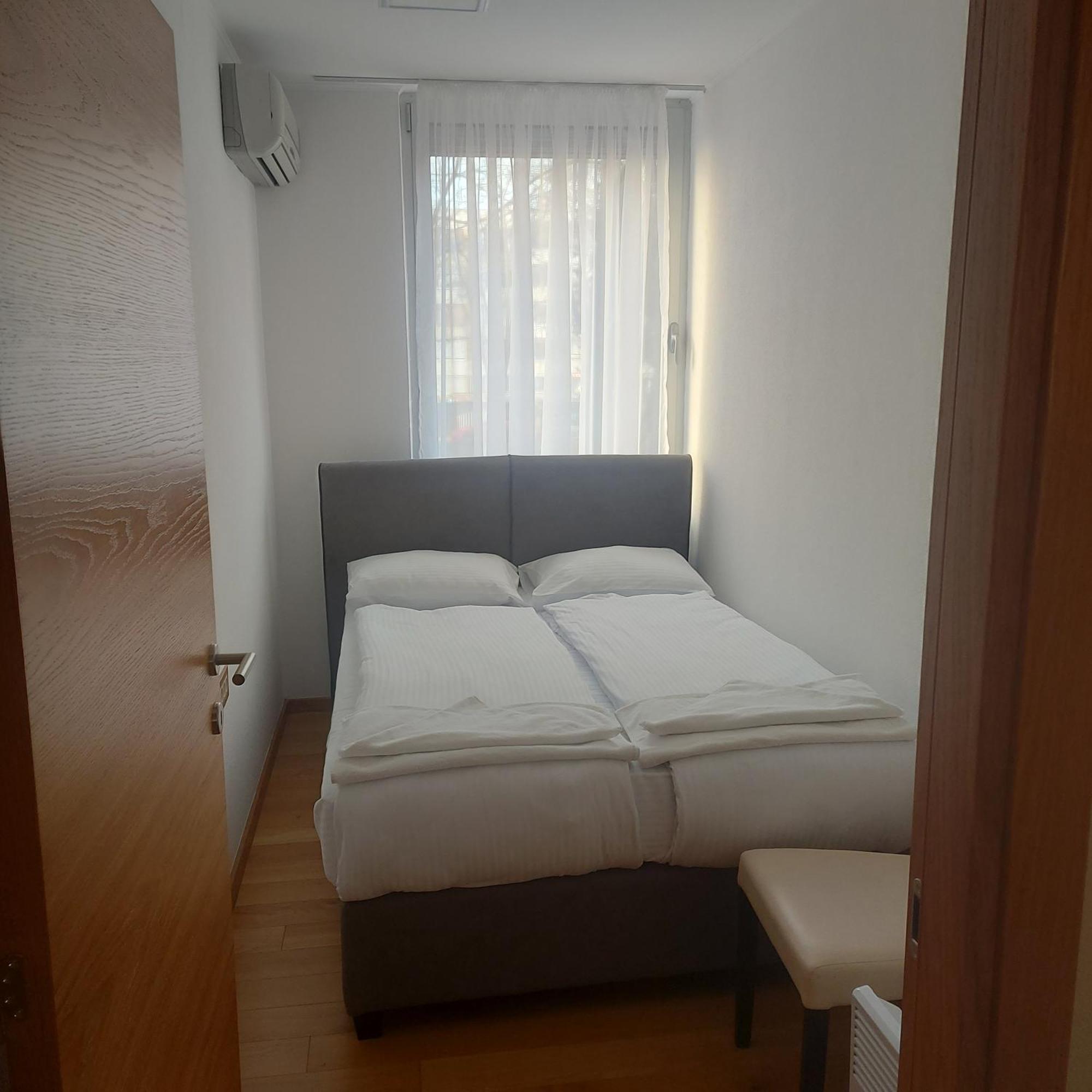 Apartman Centar Bulevar Ex Sa Garazom Banja Luka Eksteriør bilde