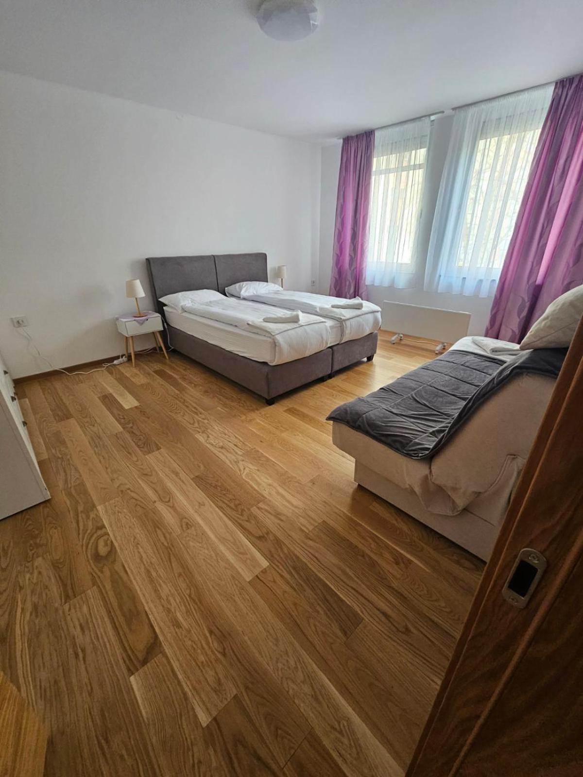 Apartman Centar Bulevar Ex Sa Garazom Banja Luka Eksteriør bilde