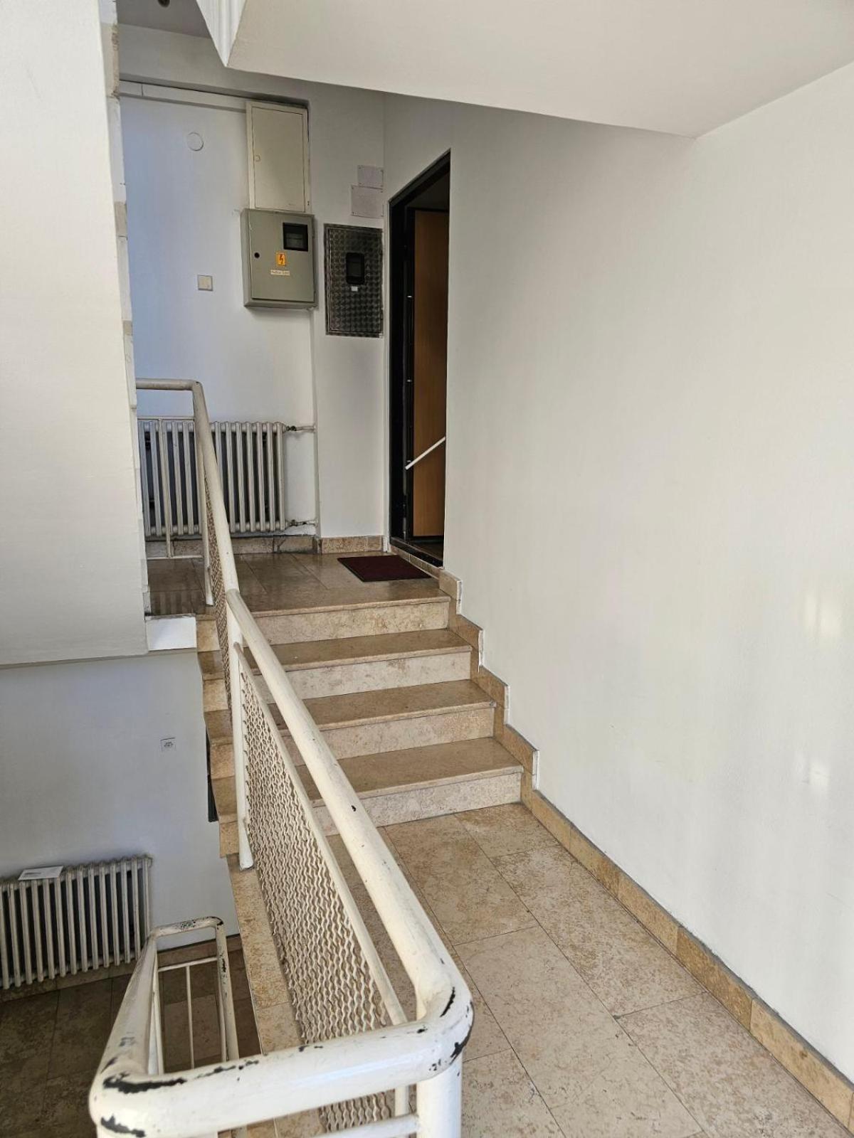 Apartman Centar Bulevar Ex Sa Garazom Banja Luka Eksteriør bilde