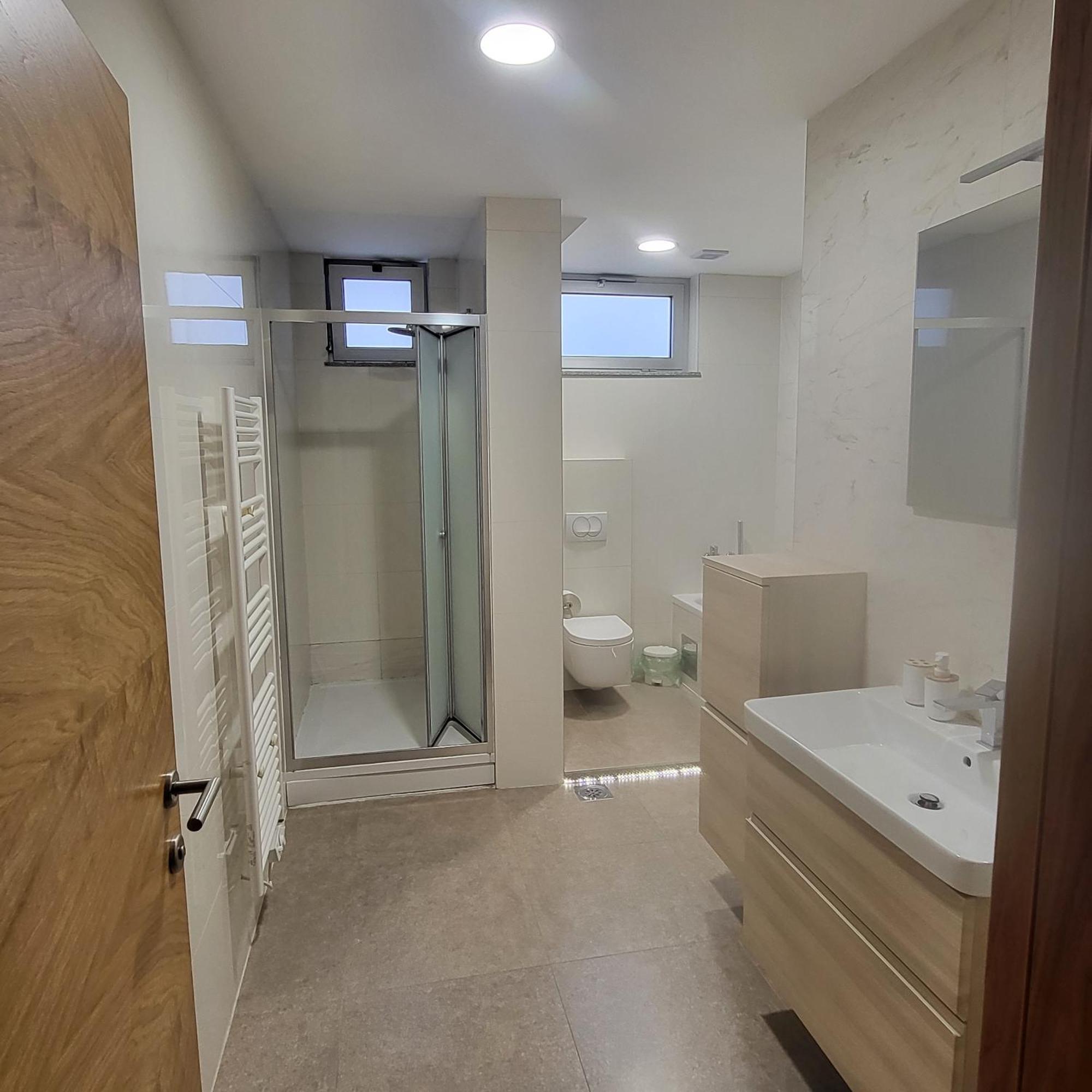 Apartman Centar Bulevar Ex Sa Garazom Banja Luka Eksteriør bilde